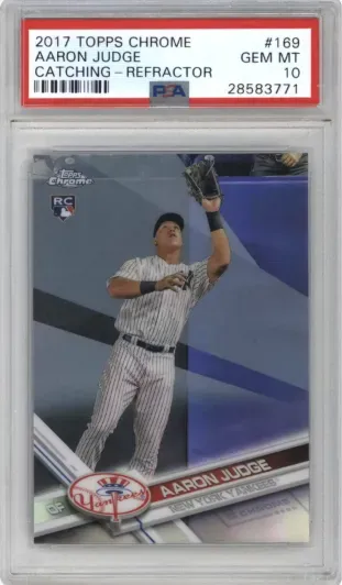 2017 TOPPS CHROME AARON JUDGE CATCHING REFRACTOR